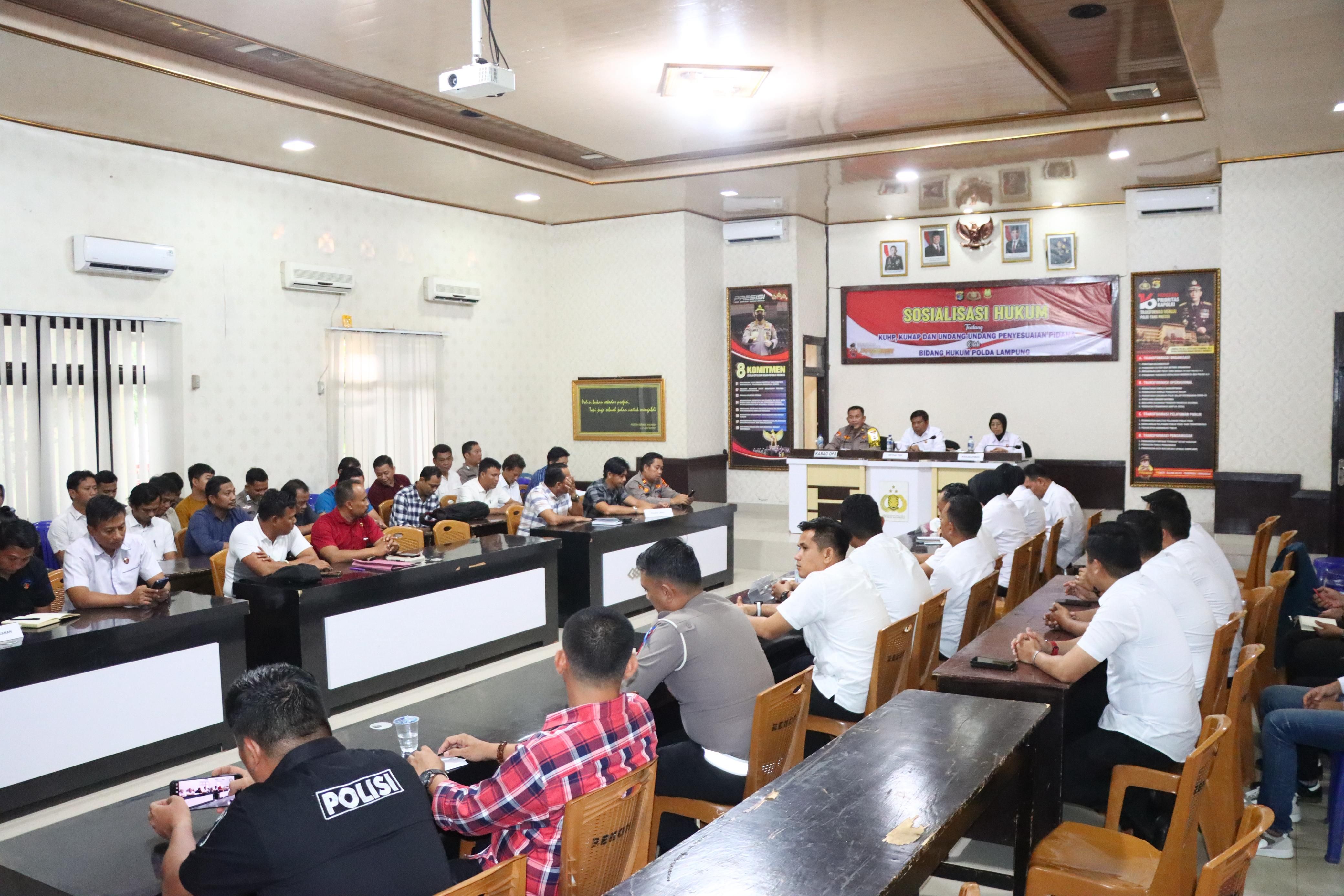 Bidkum Polda Lampung Sosialisasikan KUHP dan KUHAP di Polres Lampung Utara