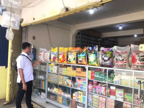 Satgas Saber Polres Lampung Utara Pantau Harga dan Mutu Pangan di Pasar Central Kota Alam
